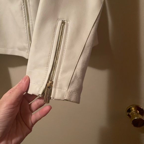 White Faux Leather Jacket with Floral Embroidery EUC - Picture 5 of 16